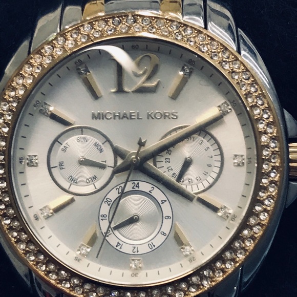 michael korse , women watch , gold and silver - Picture 4 of 6